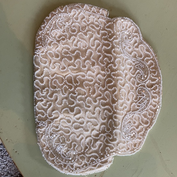 Vintage Cream with Pearls Purse - Picture 3 of 3